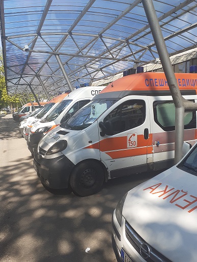 Служителите на АДФИ направиха дарение на Центъра за спешна медицинска помощ в София